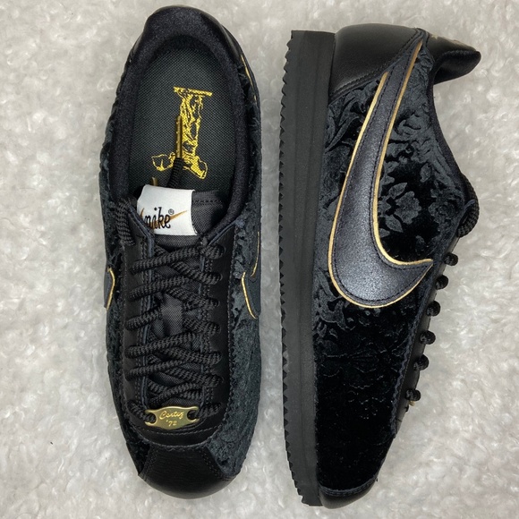 Nike Classic Cortez SE "Royalty Print" - Picture 2 of 5